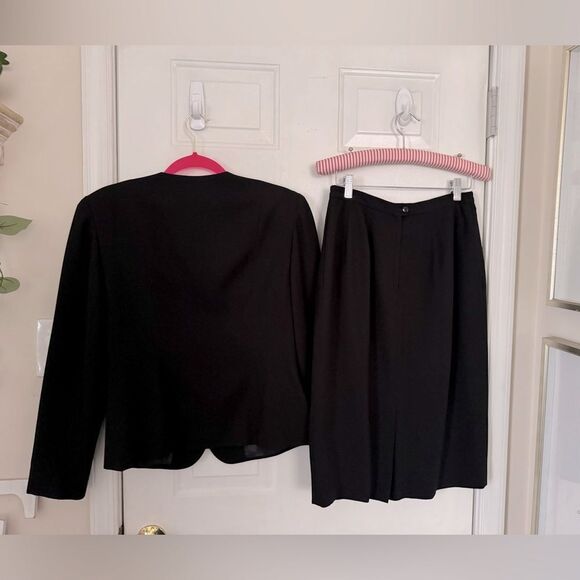 VTG Saville Black Skirt Suit Size 8 - Picture 11 of 12